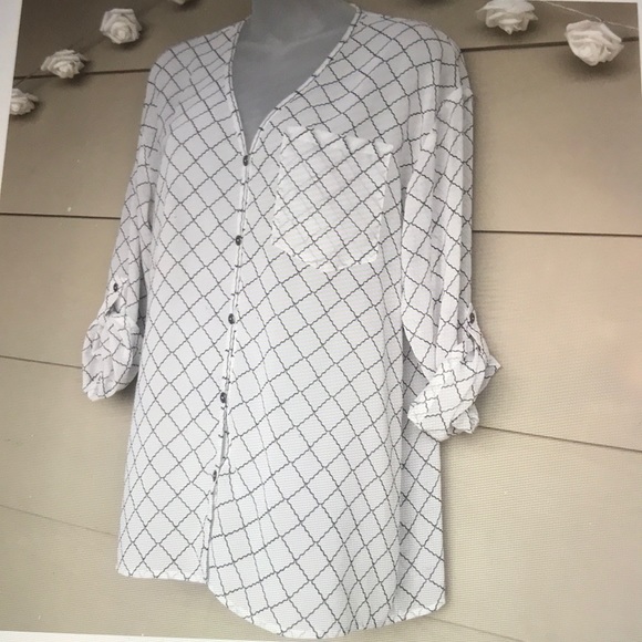 Cabi #740 Chessboard Blouse (L) - Picture 3 of 7